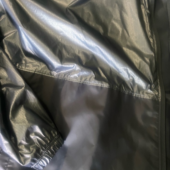 Under Amour Shell Jacket - Picture 9 of 9